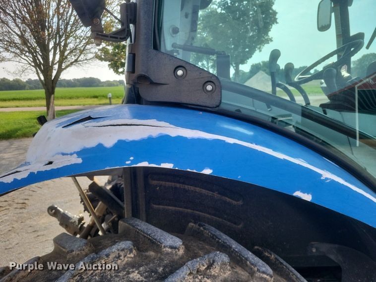 image for item DR4959 2009 New Holland  T6020 tractor