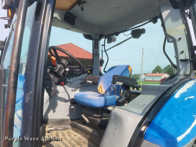 image for item DR4959 2009 New Holland  T6020 tractor