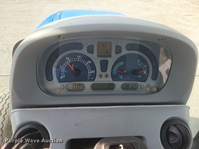 image for item DR4959 2009 New Holland  T6020 tractor