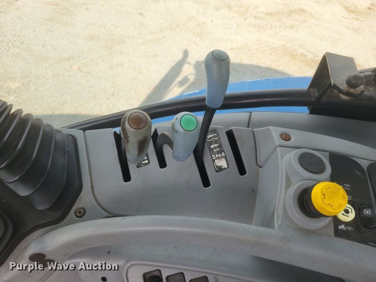 image for item DR4959 2009 New Holland  T6020 tractor