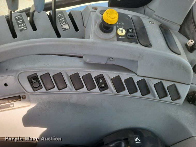 image for item DR4959 2009 New Holland  T6020 tractor