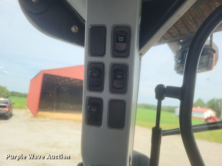 image for item DR4959 2009 New Holland  T6020 tractor