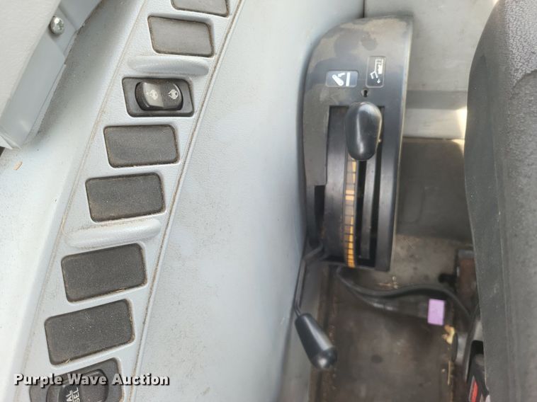 image for item DR4959 2009 New Holland  T6020 tractor