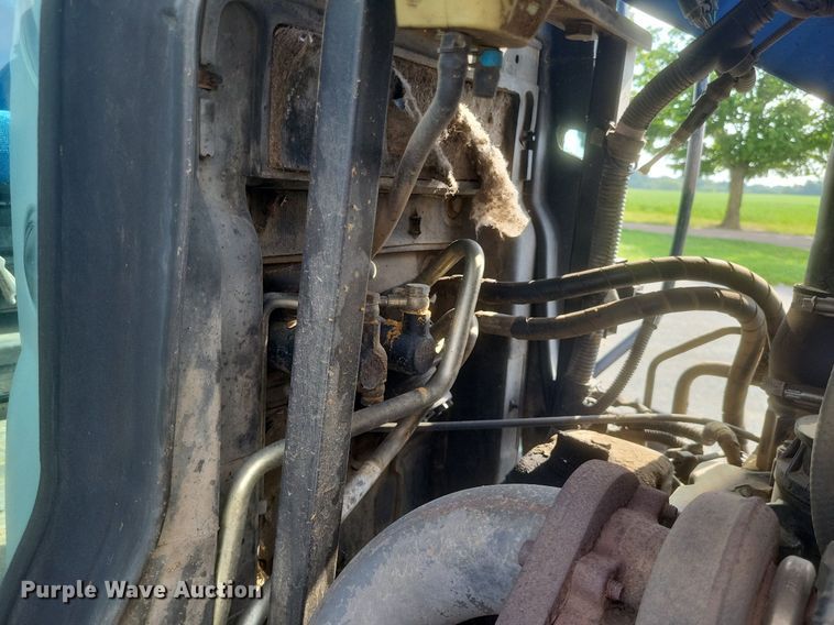 image for item DR4959 2009 New Holland  T6020 tractor