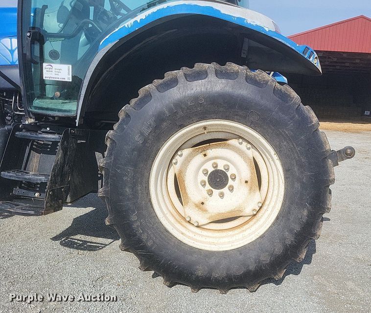 image for item DR4959 2009 New Holland  T6020 tractor