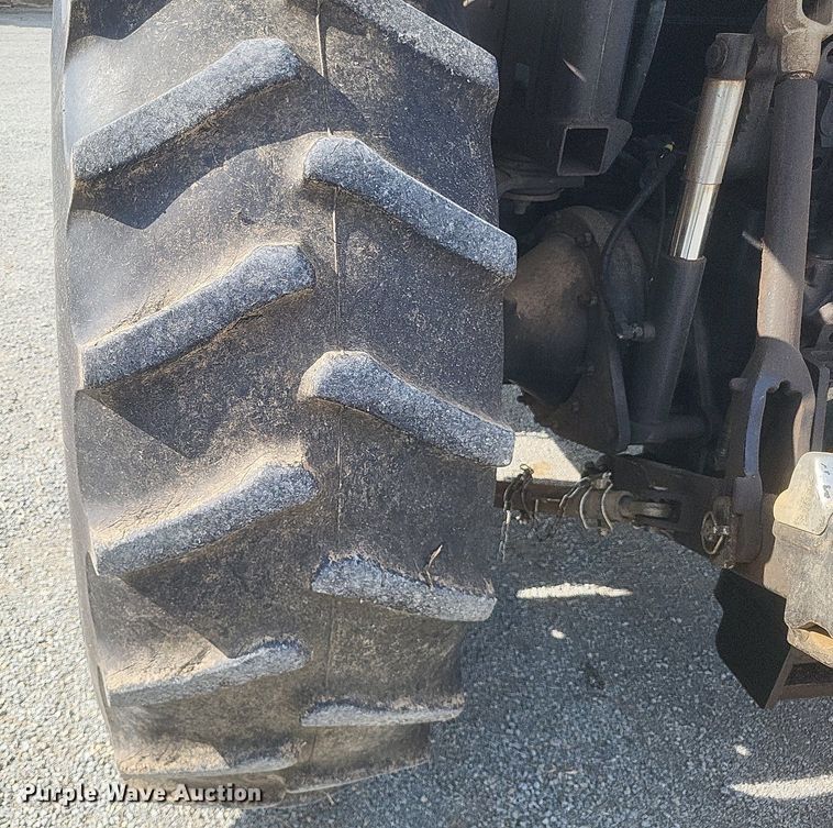 image for item DR4959 2009 New Holland  T6020 tractor