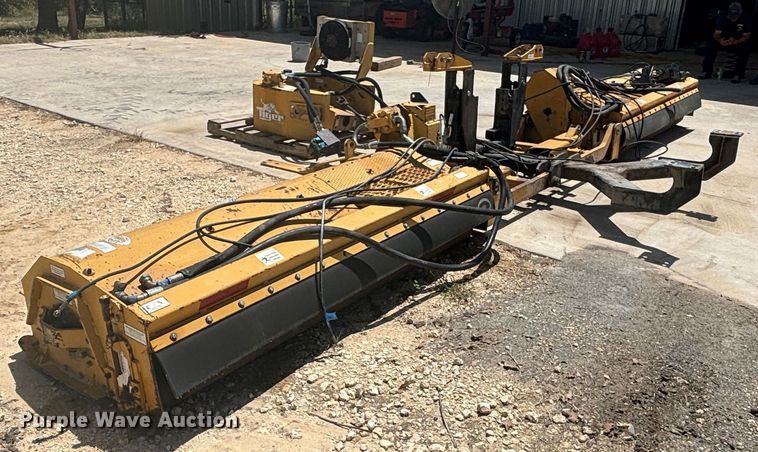 image for item DS2500 Tiger TGFR batwing flail mower