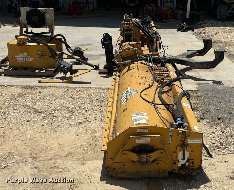 image for item DS2500 Tiger TGFR batwing flail mower