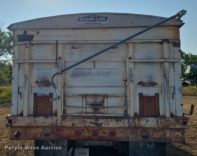 image for item DS4662 1974 Dodge D600 grain truck