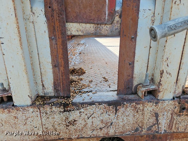 image for item DS4662 1974 Dodge D600 grain truck