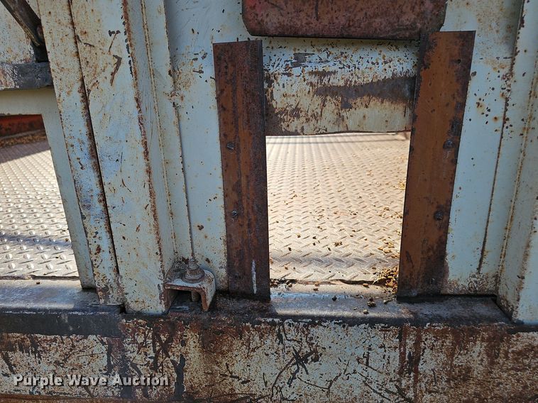 image for item DS4662 1974 Dodge D600 grain truck