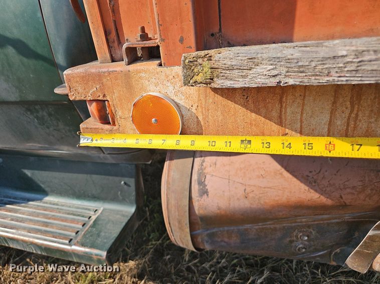 image for item DS4662 1974 Dodge D600 grain truck