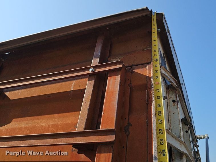 image for item DS4662 1974 Dodge D600 grain truck