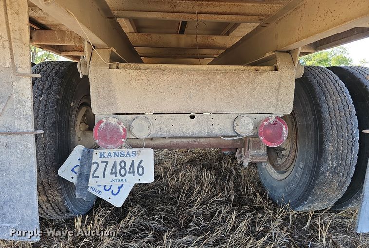 image for item DS4662 1974 Dodge D600 grain truck