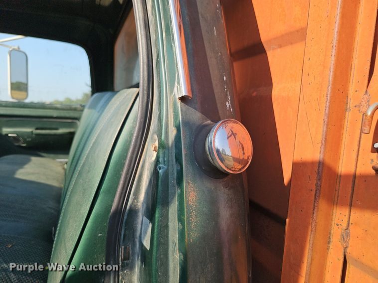 image for item DS4662 1974 Dodge D600 grain truck