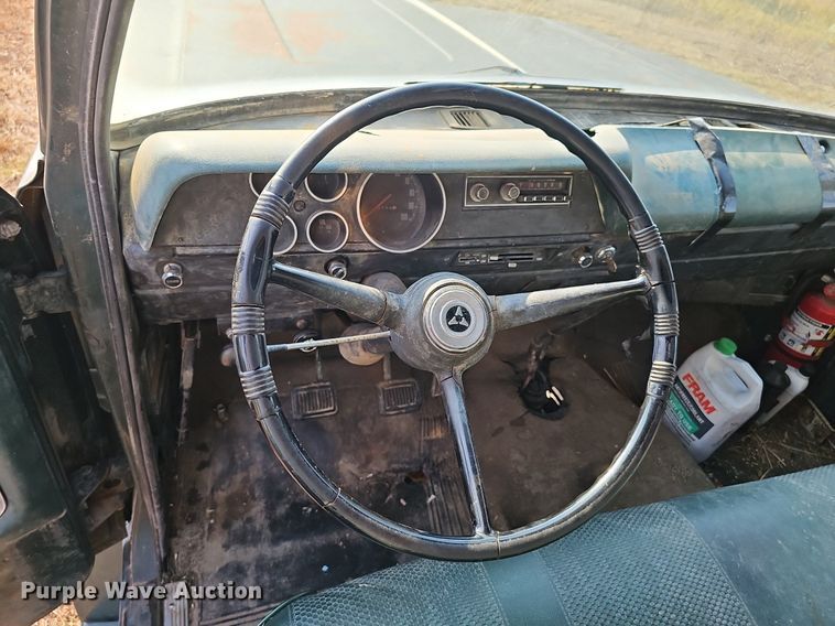 image for item DS4662 1974 Dodge D600 grain truck