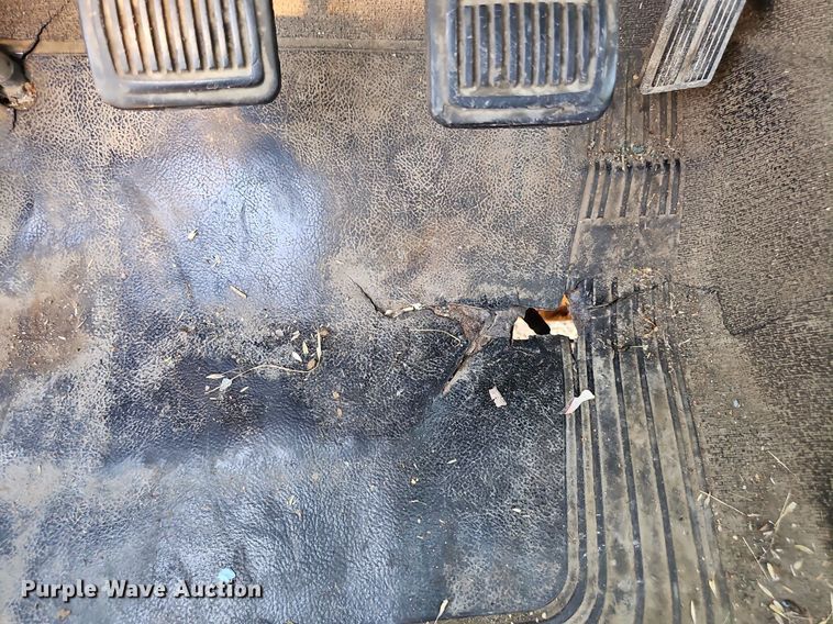image for item DS4662 1974 Dodge D600 grain truck