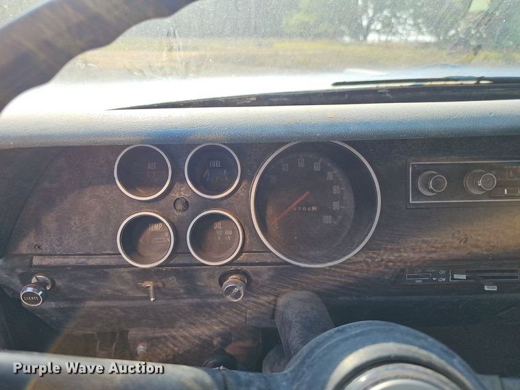 image for item DS4662 1974 Dodge D600 grain truck