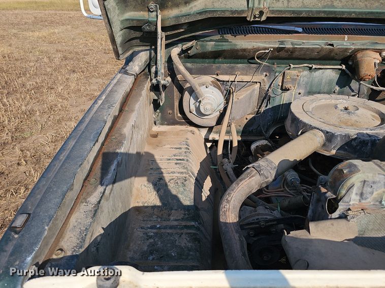 image for item DS4662 1974 Dodge D600 grain truck