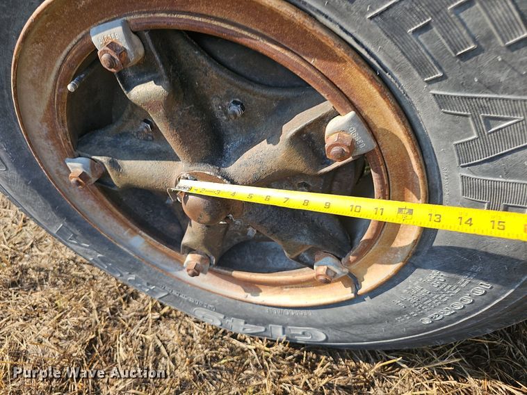 image for item DS4662 1974 Dodge D600 grain truck