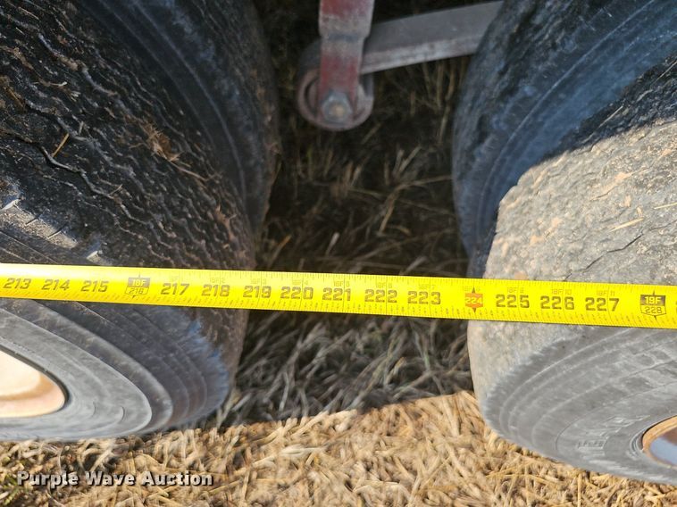 image for item DS4662 1974 Dodge D600 grain truck