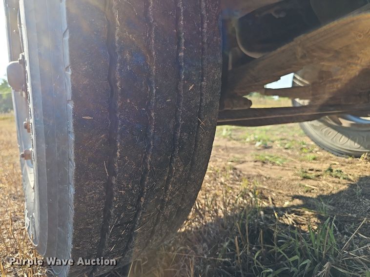 image for item DS4662 1974 Dodge D600 grain truck