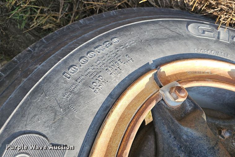 image for item DS4662 1974 Dodge D600 grain truck