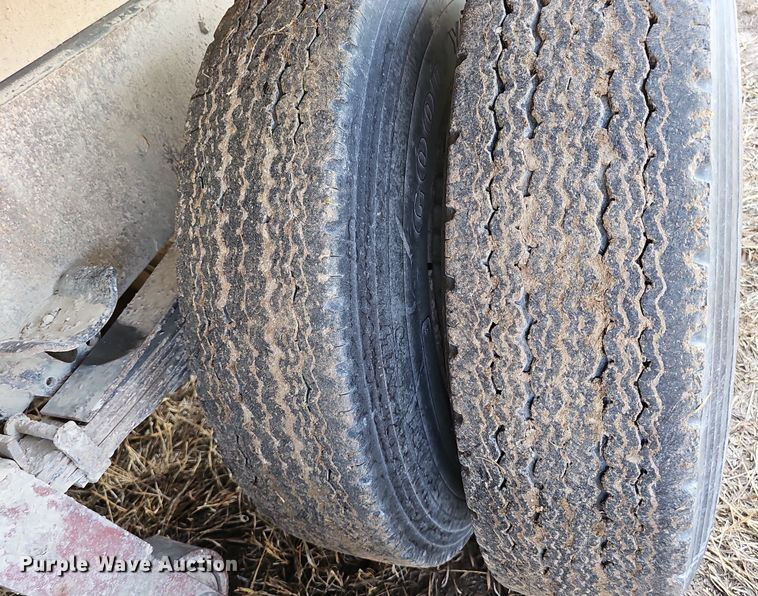 image for item DS4662 1974 Dodge D600 grain truck