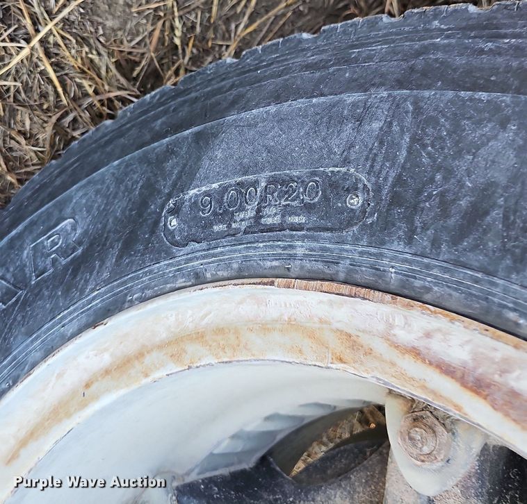 image for item DS4662 1974 Dodge D600 grain truck