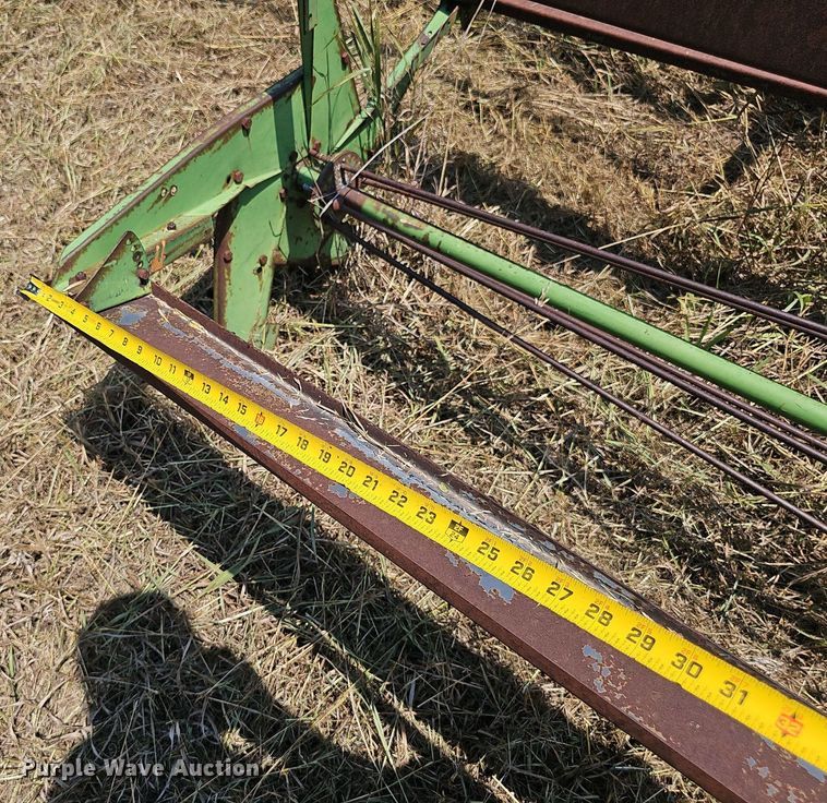 image for item DS4663 1969 John Deere 105 combine