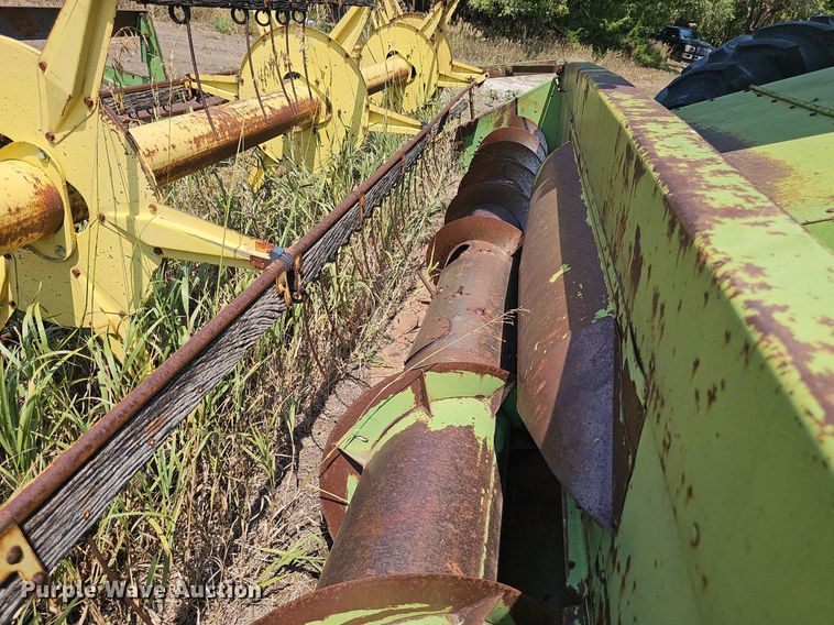 image for item DS4663 1969 John Deere 105 combine