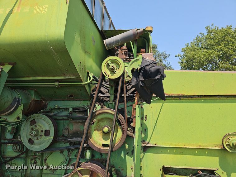 image for item DS4663 1969 John Deere 105 combine