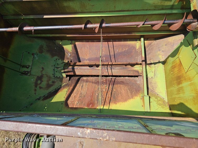 image for item DS4663 1969 John Deere 105 combine