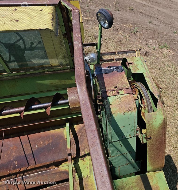 image for item DS4663 1969 John Deere 105 combine