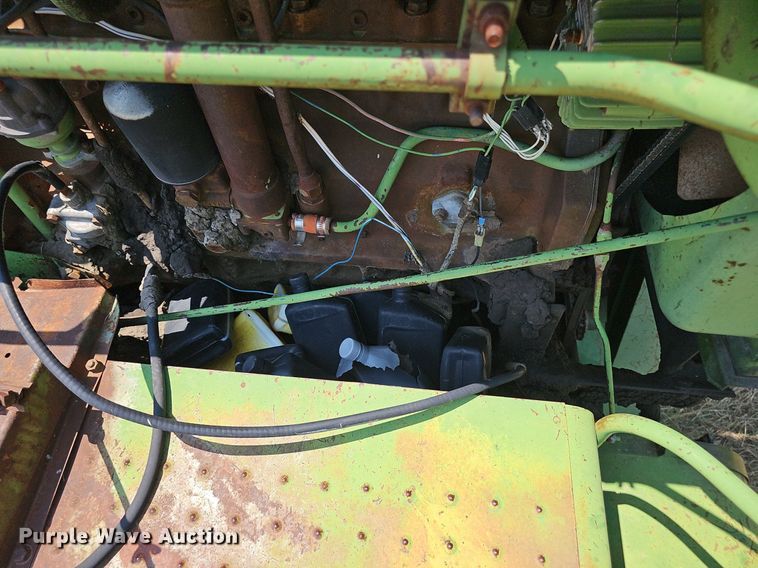 image for item DS4663 1969 John Deere 105 combine