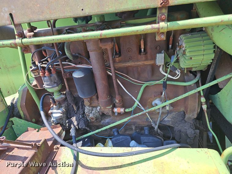image for item DS4663 1969 John Deere 105 combine