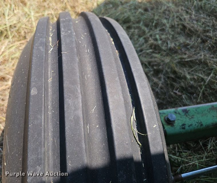 image for item DS4663 1969 John Deere 105 combine