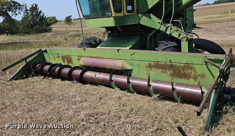 image for item DS4663 1969 John Deere 105 combine