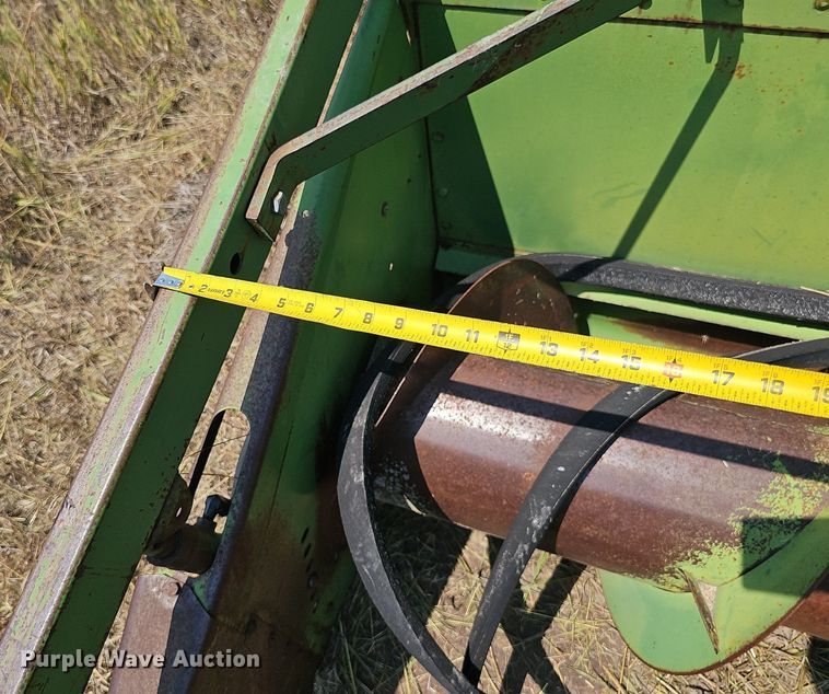 image for item DS4663 1969 John Deere 105 combine