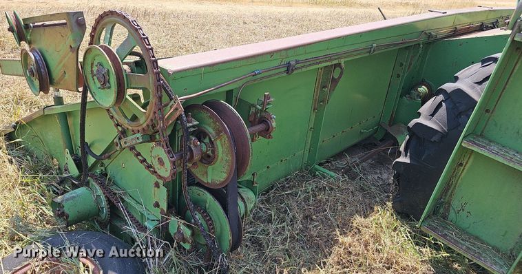 image for item DS4663 1969 John Deere 105 combine
