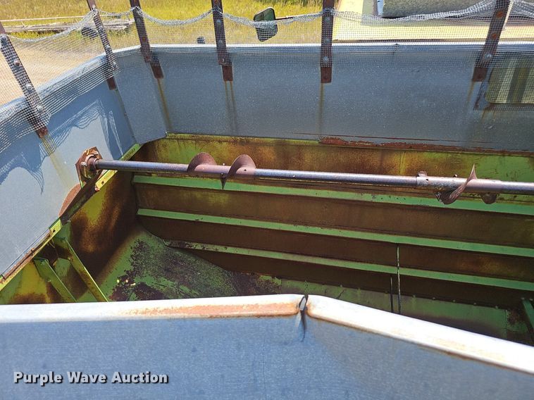 image for item DS4663 1969 John Deere 105 combine