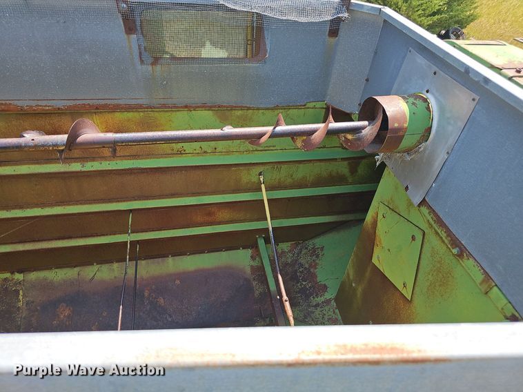 image for item DS4663 1969 John Deere 105 combine