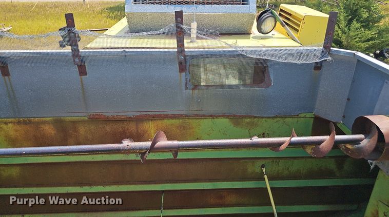 image for item DS4663 1969 John Deere 105 combine