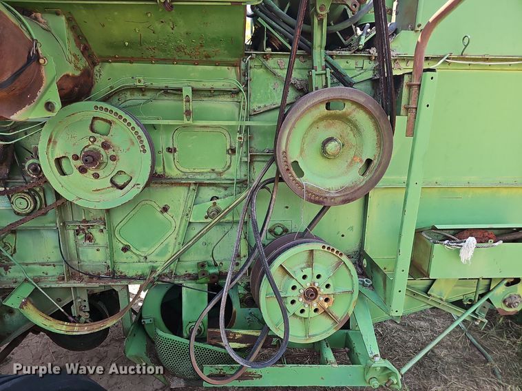 image for item DS4663 1969 John Deere 105 combine