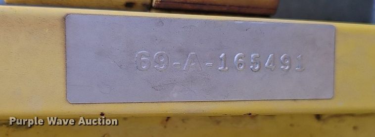 image for item DS4663 1969 John Deere 105 combine