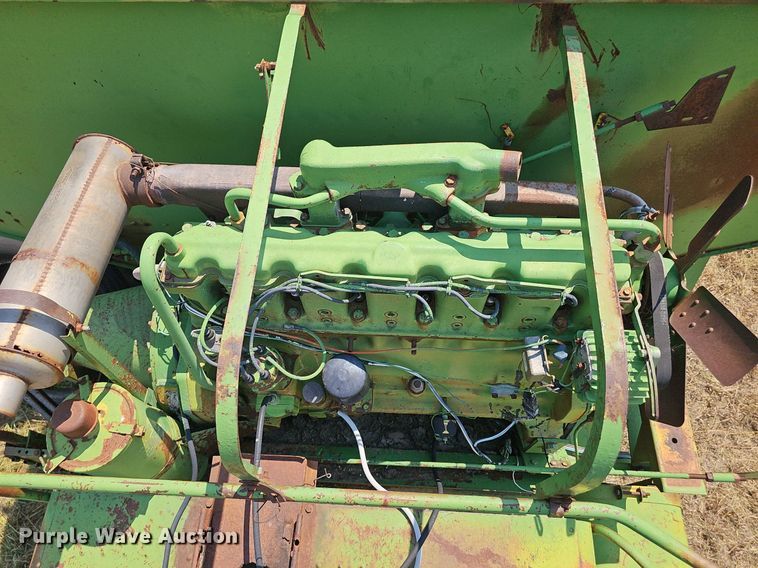 image for item DS4663 1969 John Deere 105 combine
