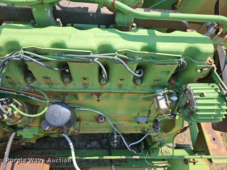 image for item DS4663 1969 John Deere 105 combine