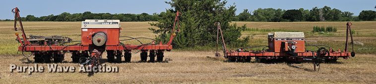 image for item DS4664 Case IH 955 Cyclone Air planter