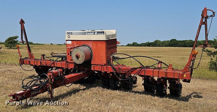 image for item DS4664 Case IH 955 Cyclone Air planter