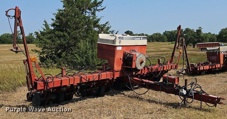 image for item DS4664 Case IH 955 Cyclone Air planter